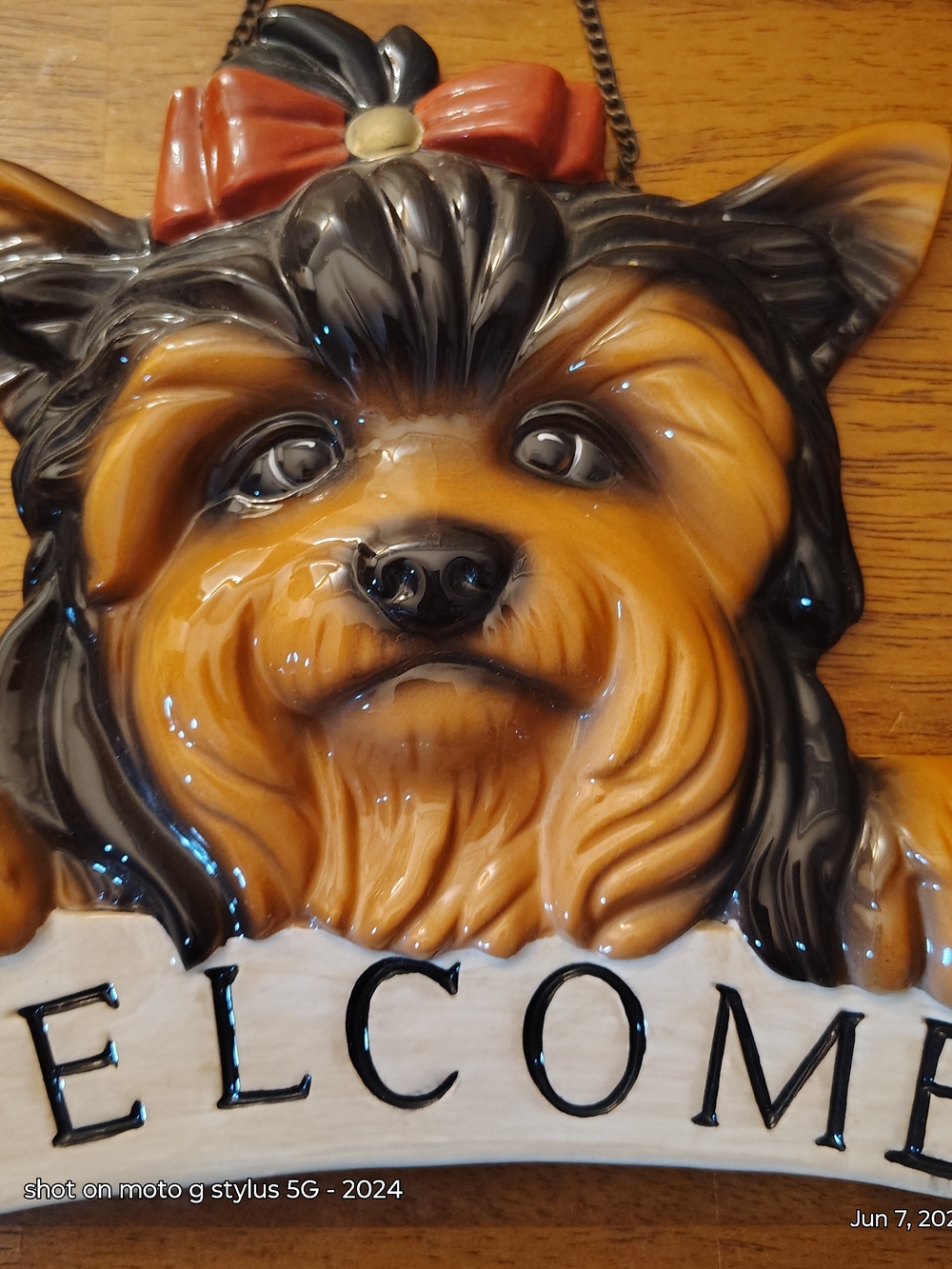 Vintage Ceramic Yorkie Welcome Wall Hanging with Red Bow - Picture 3 of 5